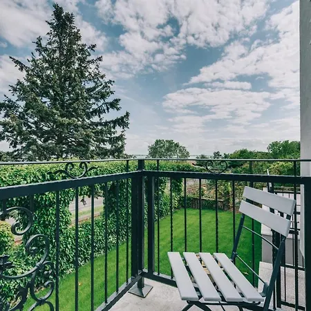 Villa17 3* バダチョニトマイ